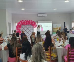  Cooperadas de Salto de Lontra e Ampere participam de palestra.