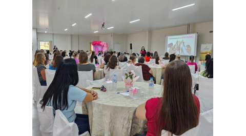 Cooperadas de Quedas do Iguaçu Participam de Palestra Inspiradora com Psicóloga Maressa França